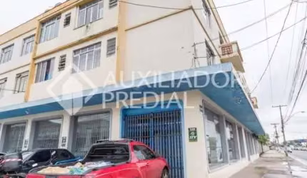 Apartamento com 4 quartos para alugar na Avenida Sertório, 1096, Navegantes, Porto Alegre, 140 m2 por R$ 2.000