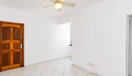 Apartamento com 2 quartos para alugar na Avenida Professor Oscar Pereira, 179, Azenha, Porto Alegre, 55 m2 por R$ 1.600