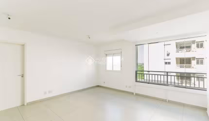 Apartamento com 2 quartos para alugar na Rua Airton Ferreira da Silva, 295, Humaitá, Porto Alegre, 65 m2 por R$ 2.300