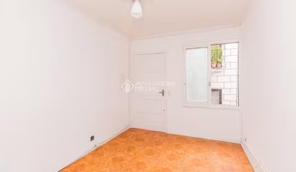 Apartamento com 2 quartos para alugar na Rua Oscar Ferreira, 75, Rubem Berta, Porto Alegre, 65 m2 por R$ 1.000