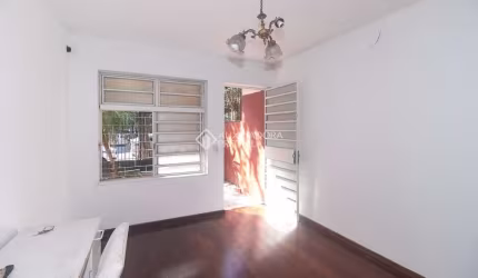 Casa em condomínio fechado com 3 quartos para alugar na Avenida Mariland, 1203, Auxiliadora, Porto Alegre, 270 m2 por R$ 4.200