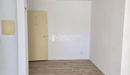 Apartamento com 2 quartos para alugar na Avenida Juca Batista, 250, Cavalhada, Porto Alegre, 46 m2 por R$ 1.500