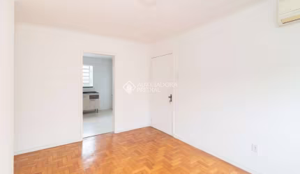 Apartamento com 2 quartos para alugar na Rua Upamaroti, 1301, Cristal, Porto Alegre, 62 m2 por R$ 1.500