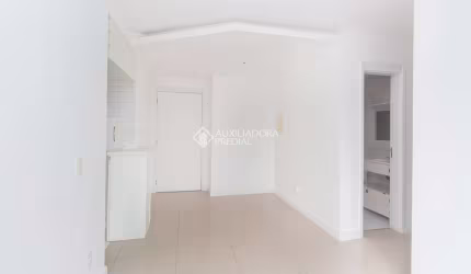 Apartamento com 2 quartos para alugar na Rua Engenheiro João Luderitz, 550, Sarandi, Porto Alegre, 57 m2 por R$ 2.000