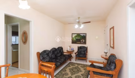 Apartamento com 2 quartos para alugar na Rua Padre Hildebrando, 585, Santa Maria Goretti, Porto Alegre, 90 m2 por R$ 2.200