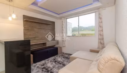 Apartamento com 2 quartos para alugar na Avenida Família Gonçalves Carneiro, 441, Cavalhada, Porto Alegre, 44 m2 por R$ 1.600