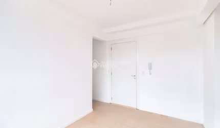 Apartamento com 2 quartos para alugar na Avenida da Cavalhada, 4414, Cavalhada, Porto Alegre, 43 m2 por R$ 1.950