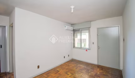 Apartamento com 2 quartos para alugar na Avenida Clóvis Paim Grivot, 450, Humaitá, Porto Alegre, 55 m2 por R$ 1.150