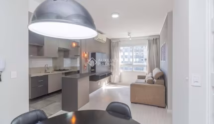Apartamento com 2 quartos para alugar na Rua Jerônymo Zelmanovitz, 100, São Sebastião, Porto Alegre, 56 m2 por R$ 3.400