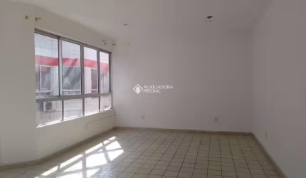 Ponto comercial para alugar na Rua Doutor Armando Barbedo, 490, Tristeza, Porto Alegre, 62 m2 por R$ 1.874