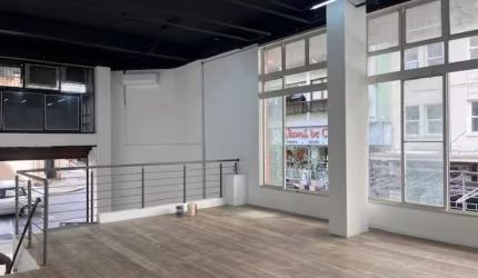 Ponto comercial para alugar na Rua General Andrade Neves, 10, Centro Histórico, Porto Alegre, 120 m2 por R$ 3.400