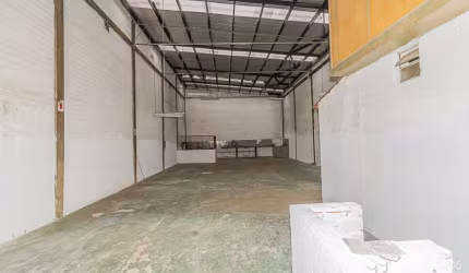Barracão / Galpão / Depósito para alugar na Rua Padre Diogo Feijó, 377, Navegantes, Porto Alegre, 235 m2 por R$ 3.500