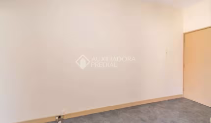 Sala comercial para alugar na Rua Professor Annes Dias, 154, Centro Histórico, Porto Alegre, 40 m2 por R$ 400