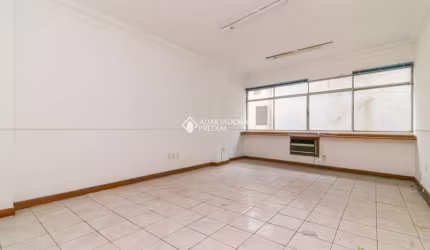 Sala comercial para alugar na Rua Siqueira Campos, 1184, Centro Histórico, Porto Alegre, 30 m2 por R$ 550