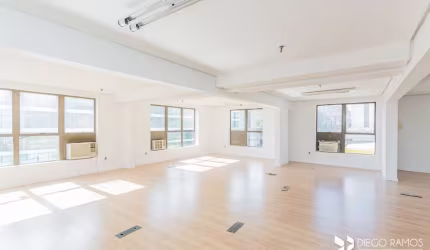 Sala comercial para alugar na Rua General Bento Martins, 24, Centro Histórico, Porto Alegre, 262 m2 por R$ 5.100
