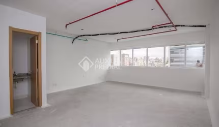 Sala comercial para alugar na Avenida Cristóvão Colombo, 2948, Floresta, Porto Alegre, 45 m2 por R$ 3.043