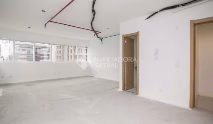 Sala comercial para alugar na Avenida Cristóvão Colombo, 2948, Floresta, Porto Alegre, 46 m2 por R$ 3.149