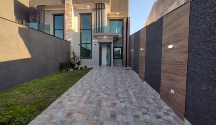 Casa com 4 quartos à venda no Nações, Fazenda Rio Grande , 151 m2 por R$ 750.000