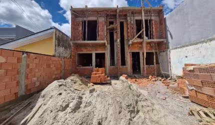Casa com 3 quartos à venda na Rua Joaquim Bertholdi, 517, Campo de Santana, Curitiba por R$ 380.000