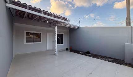 Casa com 2 quartos à venda na Gralha Azul, Fazenda Rio Grande  por R$ 280.000