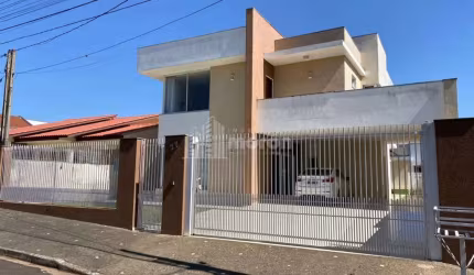 CASA A VENDA  - UVARANAS