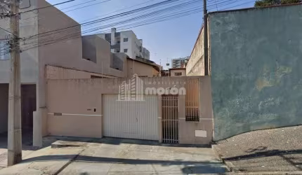CASA  À VENDA NO CENTRO- PRÓXIMA Á UEPG