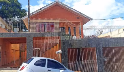 CASA Á VENDA NO CENTRO