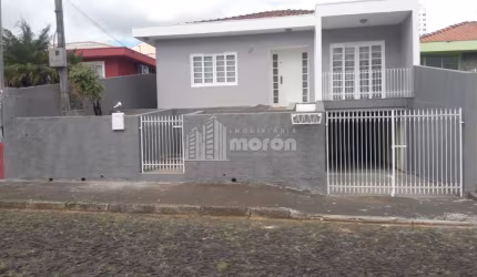 CASA Á VENDA NO ESTRELA