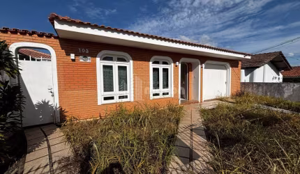 CASA À VENDA NO ESTRELA