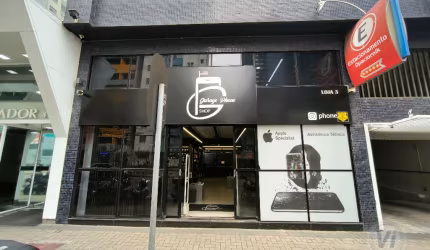 Sala Comercial em Curitiba para locação, no Condomínio Edifício Folador.