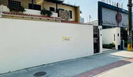 Casa Comercial para aluguel no Centro de Itajaí - Mobiliada e com 03 Dormitórios