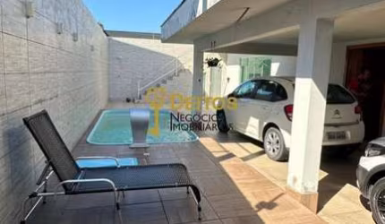Casa com 03 Dormitórios sendo 01 suíte à venda, 200 m² por  R$ 1.550.000,00 São João- Itajaí/SC