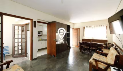 CASA TERREA COM 2 DORMITORIOS SENDO 1 SUITE