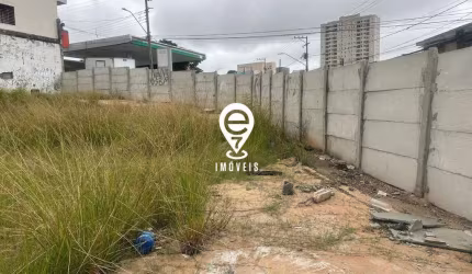 TERRENO DE ESQUINA 640 M² EM ÓTIMA LOCALIZAÇÃO OSACO - SP