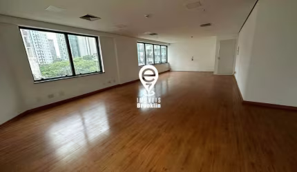Conjunto comercial de 116m 4 vagas no Itaim