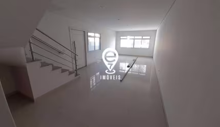 Excelente Sobrado com 3 Dormitórios sendo 1 Suite