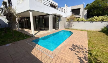 Sobrado à venda, 3 quartos, 3 suítes, Moema - São Paulo/SP