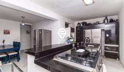 Sobrado à venda, 4 quartos, 1 suíte, 3 vagas, Campo Belo - São Paulo/SP