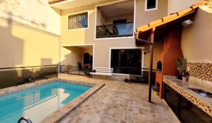 Casa com 3 dormitórios à venda, 165 m² por R$ 750.000 - Vila Valqueire - Rio de Janeiro/RJ