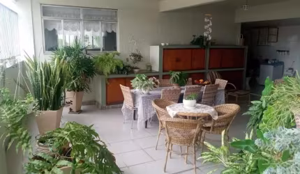 Casa com 3 dormitórios à venda, 343 m² por R$ 1.300.000 - Vila Valqueire - Rio de Janeiro/RJ