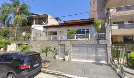 Casa com 6 dormitórios à venda, 412 m² por R$ 1.650.000 - Vila Valqueire - Rio de Janeiro/RJ