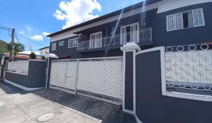 Casa com 2 dormitórios à venda, 61 m² por R$ 370.000 - Jardim Sulacap - Rio de Janeiro/RJ