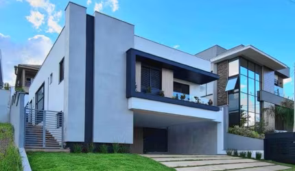 Casa de condomínio para venda possui 226 metros quadrados com 3 quartos