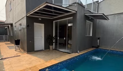 Sobrado com Piscina