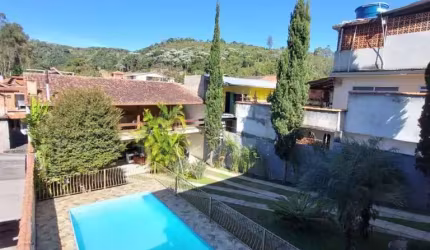 Casa na Chácara do Paraíso com 3 quartos, piscina e sauna