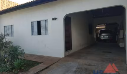 Casa Residencial com 3 quartos  à venda, 360.00 m2 por R$400000.00  -  - Londrina/PR