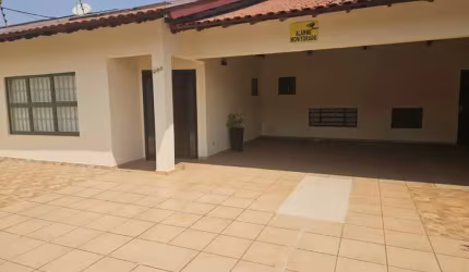Casa com 3 quartos  para alugar, 0.00 m2 por R$3000.00  - Jardim Alvorada - Londrina/PR
