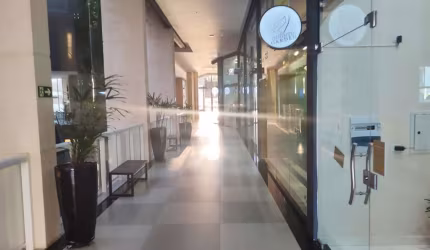 Sala Comercial à venda, 37.00 m2 por R$520000.00  - Gleba Fazenda Palhano - Londrina/PR