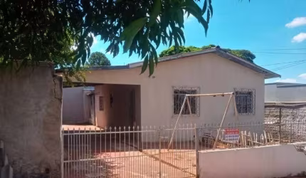 Casa com 3 quartos  à venda, 91.00 m2 por R$190000.00  - Vila Brasil - Arapongas/PR