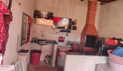 Casa com 3 quartos  à venda, 60.00 m2 por R$110000.00  - California - Londrina/PR